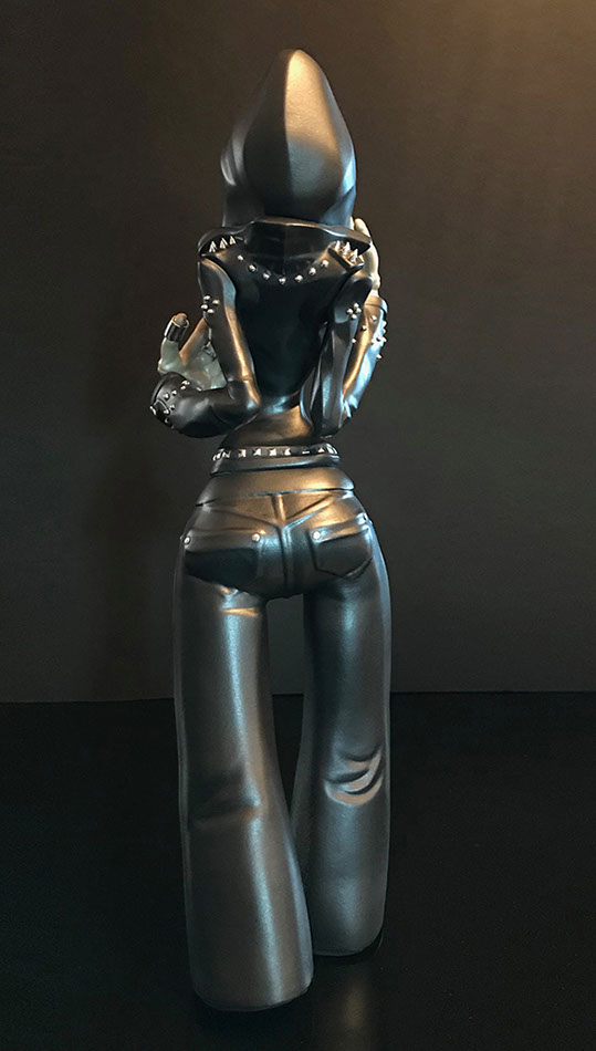 Obskure; SomeStrangeThings; Designer Toys; Toy Art; Barcelona; Strange Stuff; Some Strange Things; sculpt; Marcos Lorenzo; Goth; Punk; Barcelona