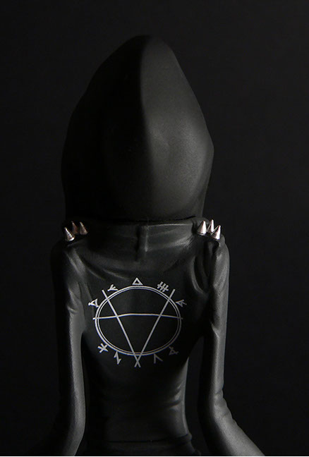 Obskure; SomeStrangeThings; Designer Toys; Toy Art; Barcelona; Strange Stuff; Some Strange Things; sculpt; Marcos Lorenzo; Goth; Punk; Barcelona