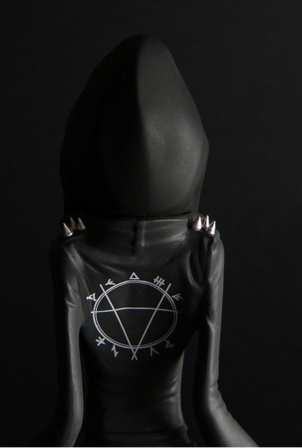 Obskure; SomeStrangeThings; Designer Toys; Toy Art; Barcelona; Strange Stuff; Some Strange Things; sculpt; Marcos Lorenzo; Goth; Punk; Barcelona