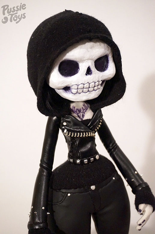 Obskure; SomeStrangeThings; Pussie Toys; Designer Toy; Toy Art; Barcelona; Some Strange Things; sculpt; Marcos Lorenzo; Barcelona; Clara Raurich