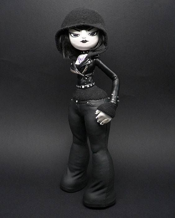 Obskure; SomeStrangeThings; Pussie Toys; Designer Toy; Toy Art; Barcelona; Some Strange Things; sculpt; Marcos Lorenzo; Barcelona; Clara Raurich