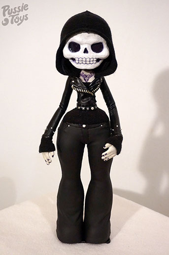 Obskure; SomeStrangeThings; Pussie Toys; Designer Toy; Toy Art; Barcelona; Some Strange Things; sculpt; Marcos Lorenzo; Barcelona; Clara Raurich