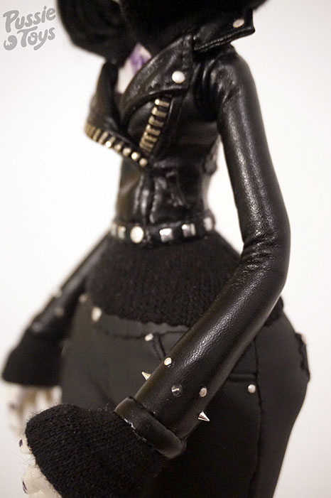 Obskure; SomeStrangeThings; Pussie Toys; Designer Toy; Toy Art; Barcelona; Some Strange Things; sculpt; Marcos Lorenzo; Barcelona; Clara Raurich