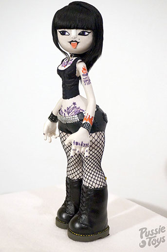 Three Times Never; SomeStrangeThings; Pussie Toys; Designer Toy; Toy Art; Barcelona; sculpt; Marcos Lorenzo; Barcelona; Clara Raurich