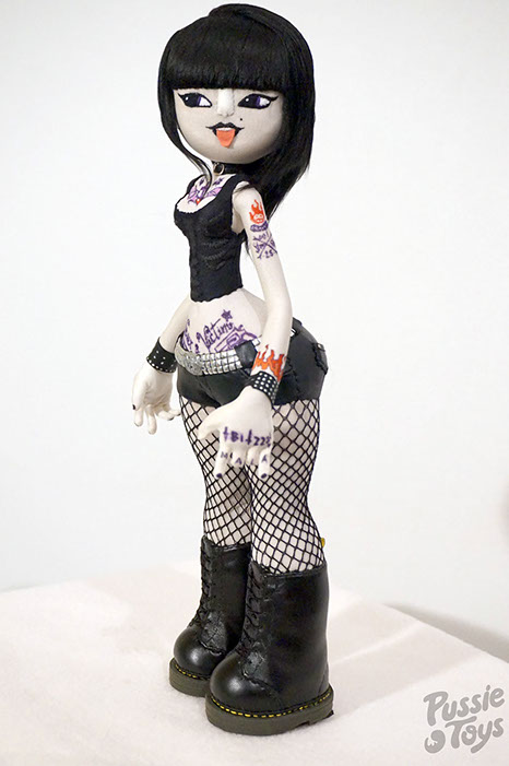 Three Times Never; SomeStrangeThings; Pussie Toys; Designer Toy; Toy Art; Barcelona; sculpt; Marcos Lorenzo; Barcelona; Clara Raurich