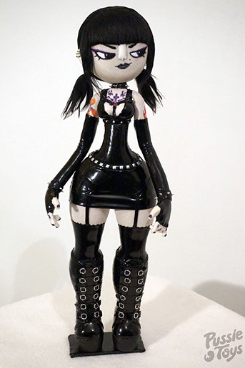 Three Times Never; SomeStrangeThings; Pussie Toys; Designer Toy; Toy Art; Barcelona; sculpt; Marcos Lorenzo; Barcelona; Clara Raurich